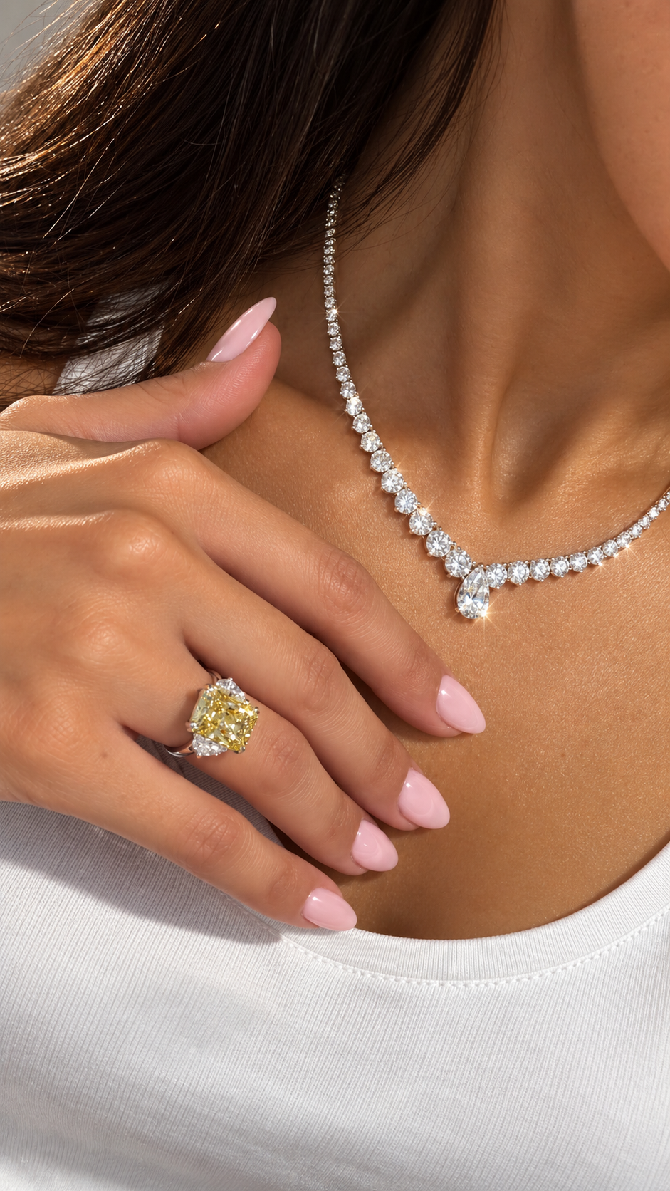 16.60ct Pear & Round Diamond Collier Degarde (Center Diamond 2ct)
